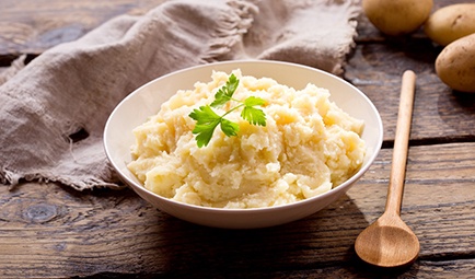 Bowl of mashed potatoes